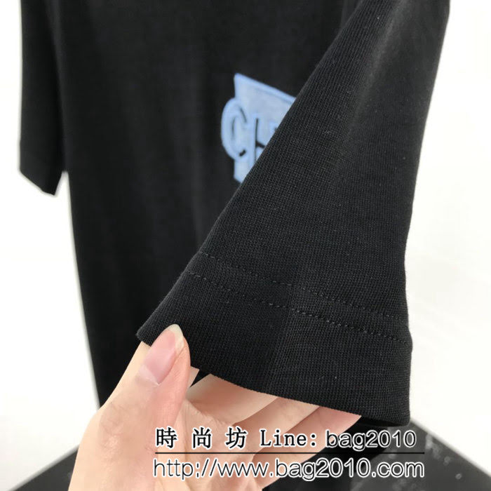 CHANEL香奈兒 19ss早春新款 藍色方塊刺繡圖案 背後小logo刺繡 訂制棉男款短袖 ydi2395